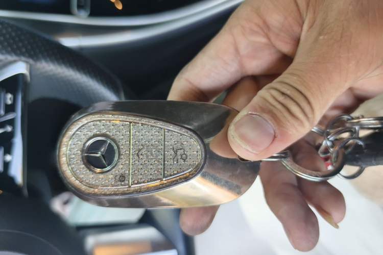Used Mercedes-Benz C-Class 2022 Restyled C 260 L Sport Edition Vehicle Key