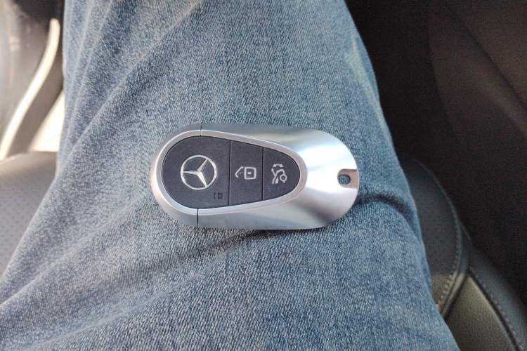 Used Mercedes-Benz C-Class 2022 C 200 L Sport Edition Vehicle Key