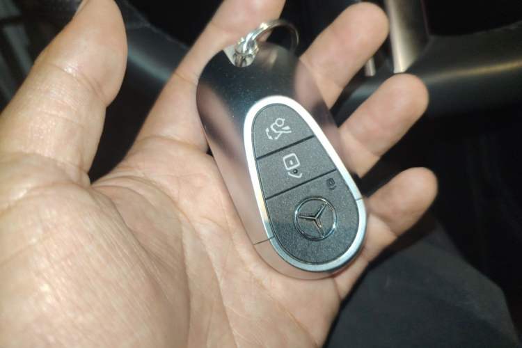 Used Mercedes-Benz C-Class 2022 Restyled C 260 L Sport Edition Vehicle Key