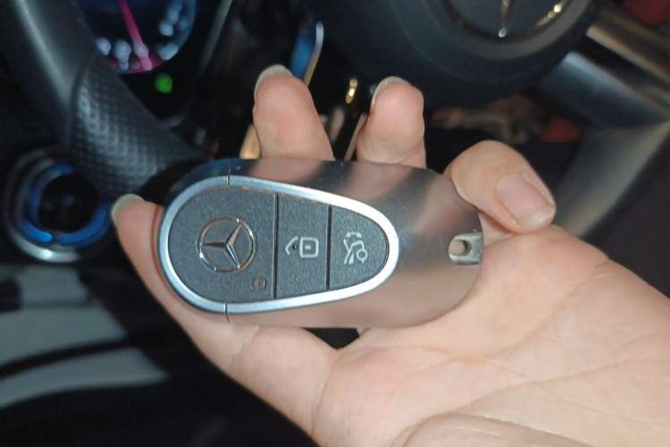 Used Mercedes-Benz C-Class 2022 Restyled C 260 L Sport Edition Vehicle Key