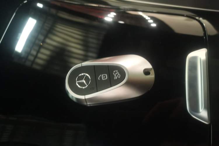 Used Mercedes-Benz C-Class  Vehicle Key