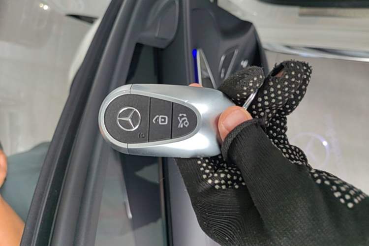 Used Mercedes-Benz C-Class 2022 Restyled C 200 L Sport Edition Vehicle Key