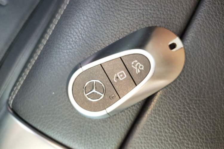 Used Mercedes-Benz C-Class 2022 C 200 L Sport Edition Vehicle Key