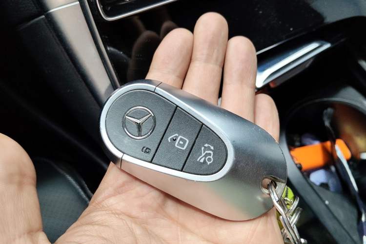Used Mercedes-Benz C-Class 2022 Restyled C 260 L Sport Edition Vehicle Key