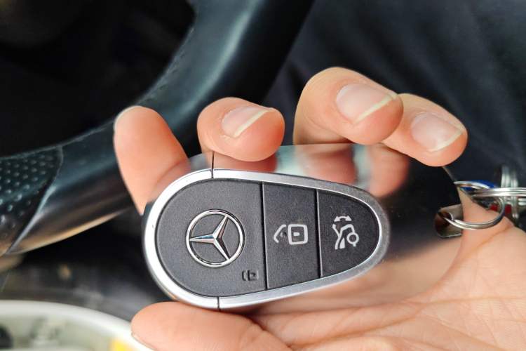 Used Mercedes-Benz C-Class 2022 C 260 L Sport Edition Vehicle Key