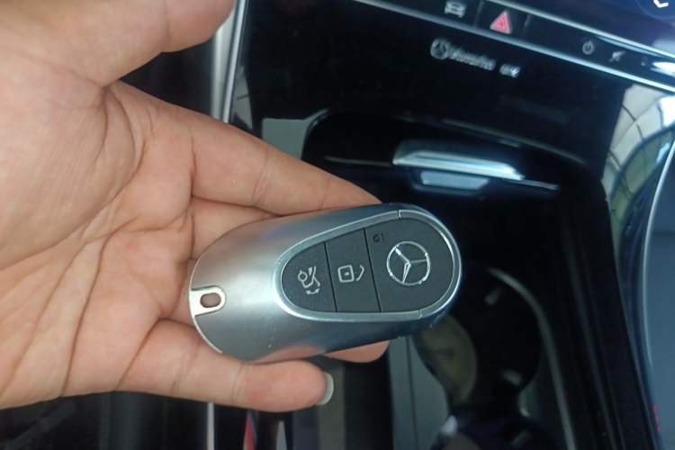 Used Mercedes-Benz C-Class 2022 Restyled C 260 L Sport Edition Vehicle Key