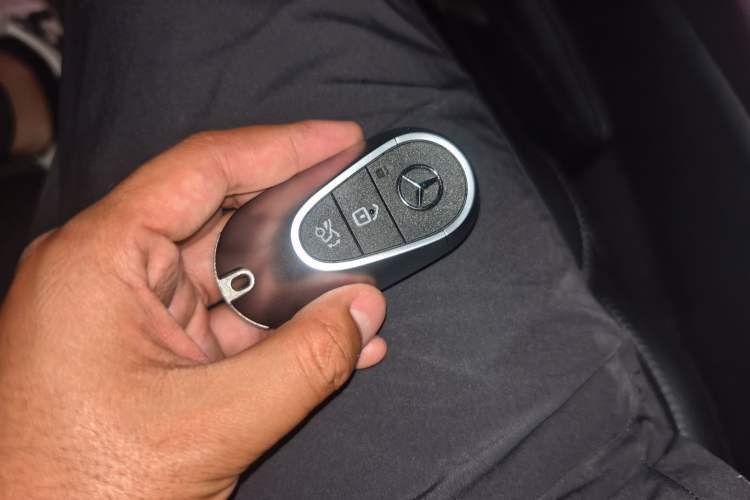 Used Mercedes-Benz C-Class 2022 Restyled C 260 L Sport Edition 4MATIC Vehicle Key