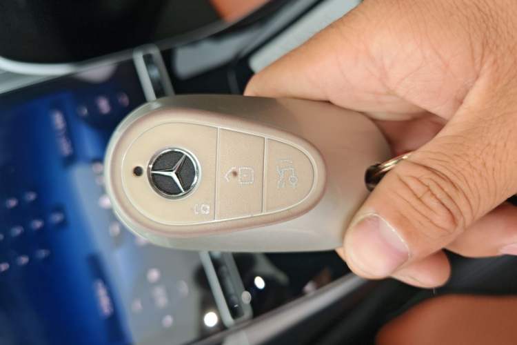 Used Mercedes-Benz C-Class 2022 Restyled C 260 L Sport Edition Vehicle Key