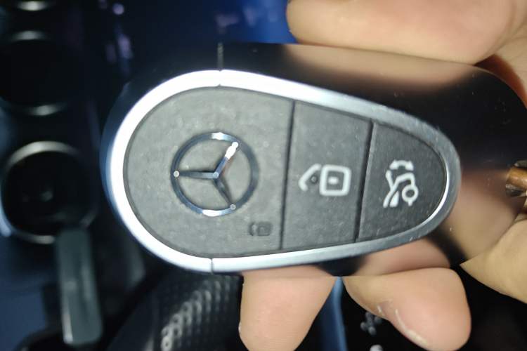 Used Mercedes-Benz C-Class 2022 C 200 L Sport Edition Vehicle Key