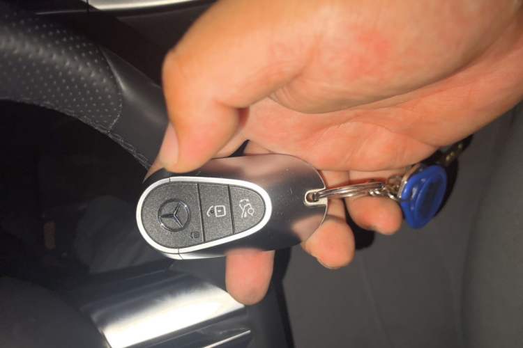 Used Mercedes-Benz C-Class 2022 Restyled C 260 L Sport Edition Vehicle Key