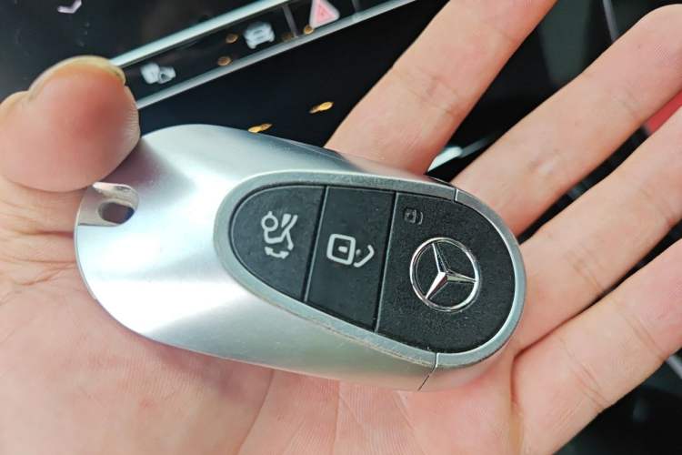 Used Mercedes-Benz C-Class 2022 C 260 L Sport Edition Vehicle Key