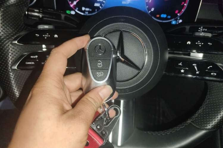 Used Mercedes-Benz C-Class 2022 C 200 L Sport Edition Vehicle Key