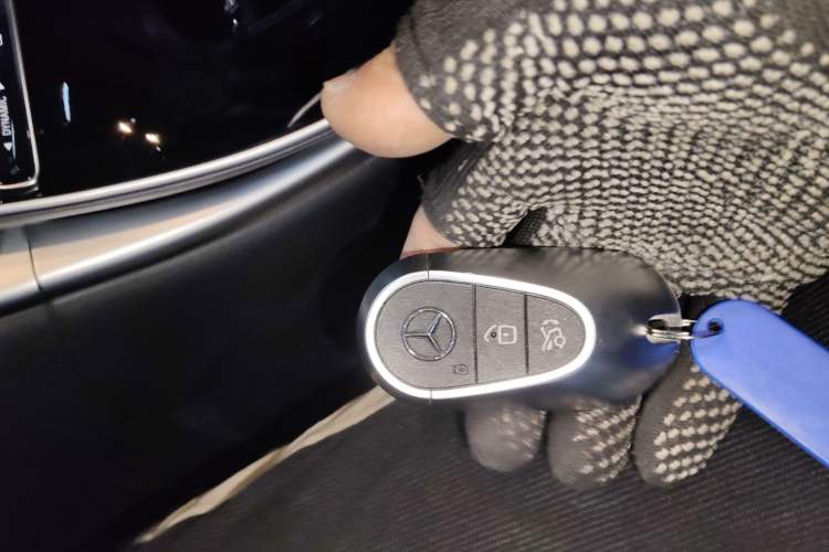 Used Mercedes-Benz C-Class 2022 C 200 L Sport Edition Vehicle Key