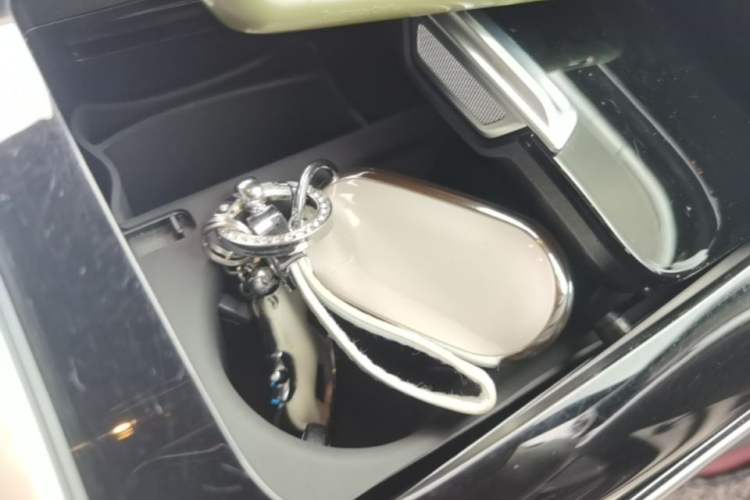 Used Mercedes-Benz C-Class 2022 Restyled C 260 L Sport Edition Vehicle Key