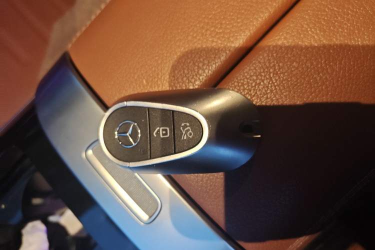 Used Mercedes-Benz C-Class 2022 Restyled C 260 L Sport Edition Vehicle Key