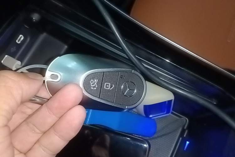 Used Mercedes-Benz C-Class 2022 C 200 L Sport Edition Vehicle Key