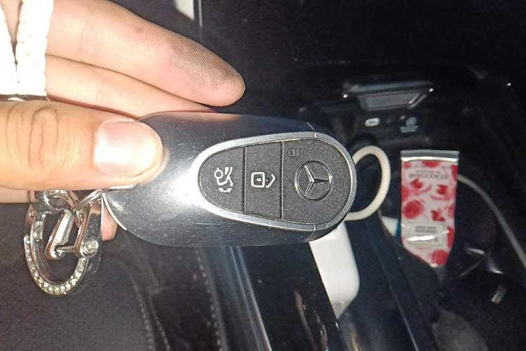 Used Mercedes-Benz C-Class 2022 Restyled C 260 L Sport Edition Vehicle Key