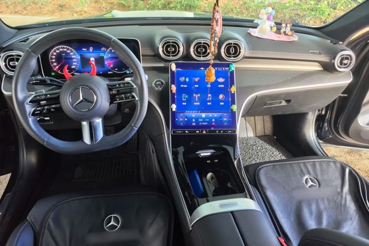 Used Mercedes-Benz C-Class 2023 Restyled C 260 L Night Edition Sports Version Center Console
