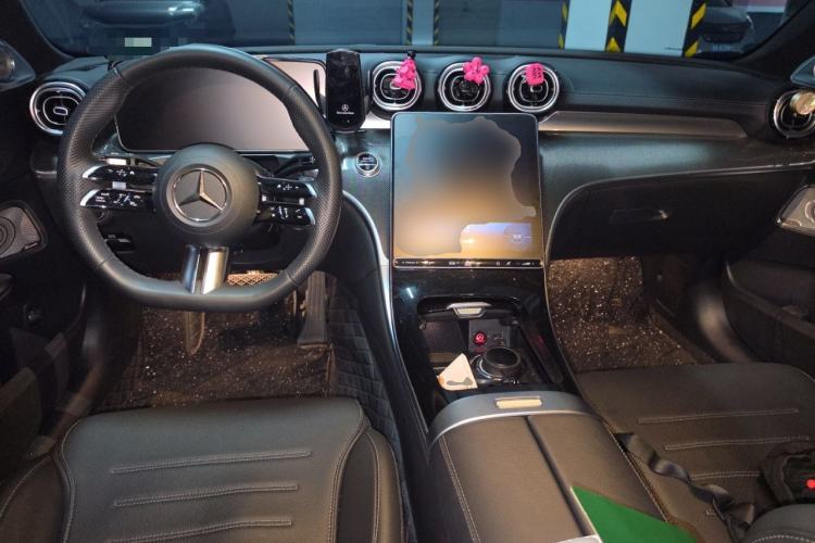 Used Mercedes-Benz C-Class 2023 Restyled C 260 L Night Edition Sports Version Center Console