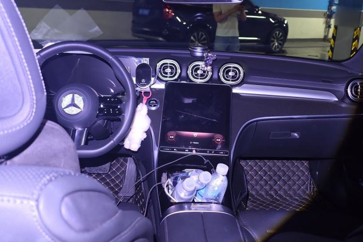 Used Mercedes-Benz C-Class 2023 Second Facelift C 260 L Starry Night Sports Edition Center Console