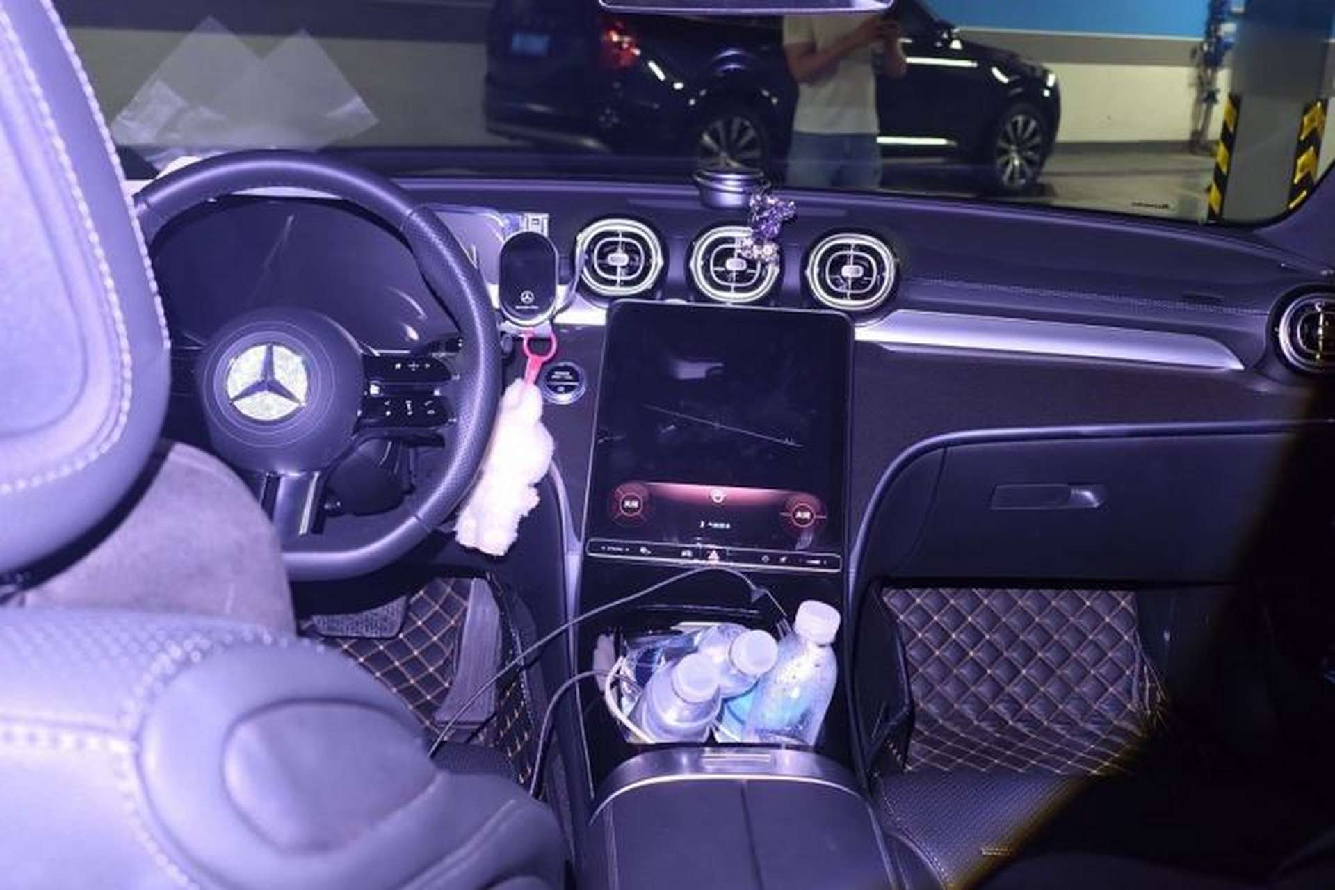Used Mercedes-Benz C-Class 2023 Second Facelift C 260 L Starry Night Sports Edition Center Console