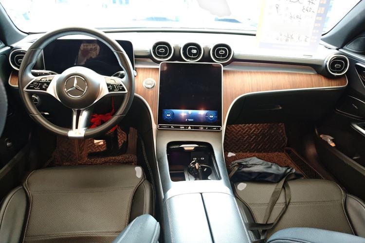 Used Mercedes-Benz C-Class 2023 Facelift C 260 L Center Console