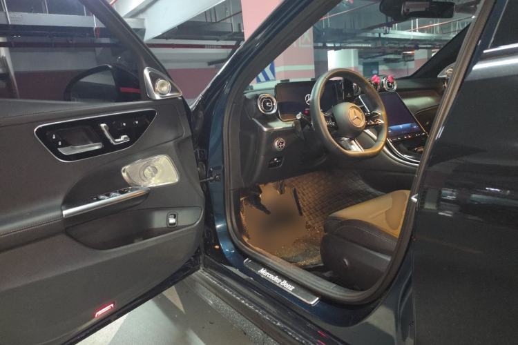 Used Mercedes-Benz C-Class 2023 Restyled C 260 L Night Edition Sports Version Driver Seat