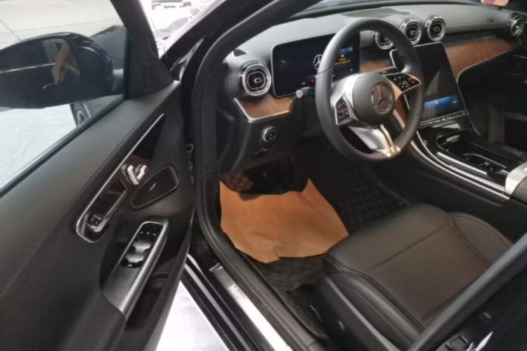 Used Mercedes-Benz C-Class 2023 Facelift C 260 L Driver Seat