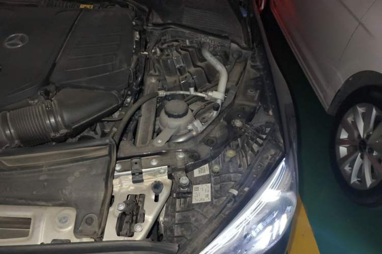 Used Mercedes-Benz C-Class 2023 Facelift C 260 L Engine Bay Left