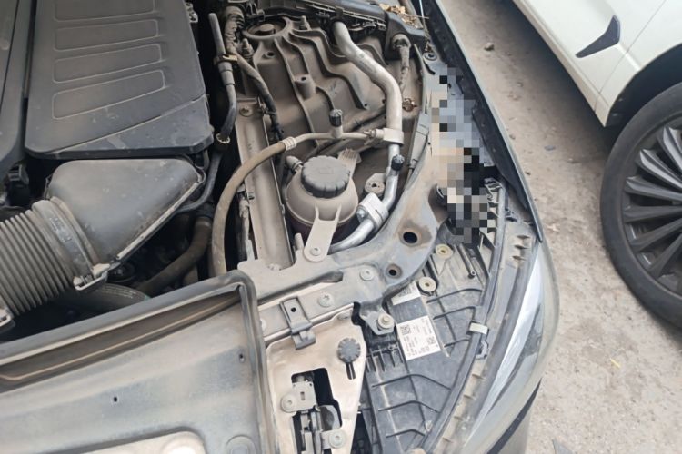Used Mercedes-Benz C-Class 2023 C 200 L Sport Edition Engine Bay Left