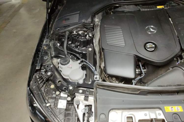 Used Mercedes-Benz C-Class 2023 Facelift C 260 L Engine Bay Right