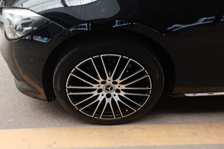 Used Mercedes-Benz C-Class 2023 Facelift C 260 L Exterior 2