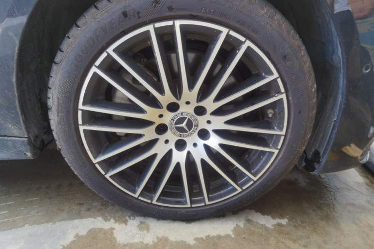 Used Mercedes-Benz C-Class 2023 Restyled C 260 L Sport Edition Exterior 2