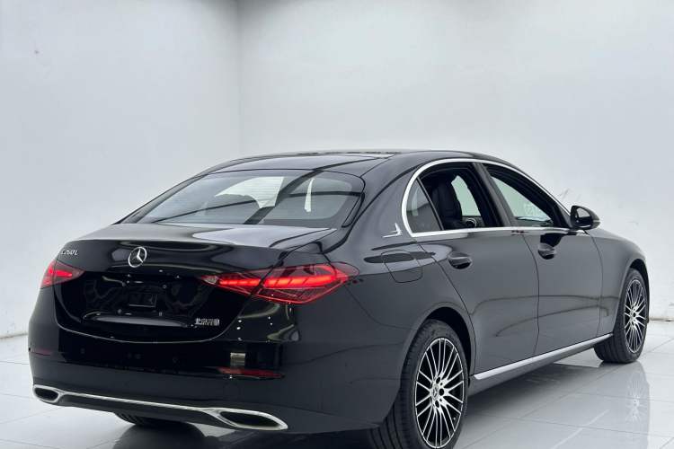 Used Mercedes-Benz C-Class 2023 Facelift C 260 L Exterior 6