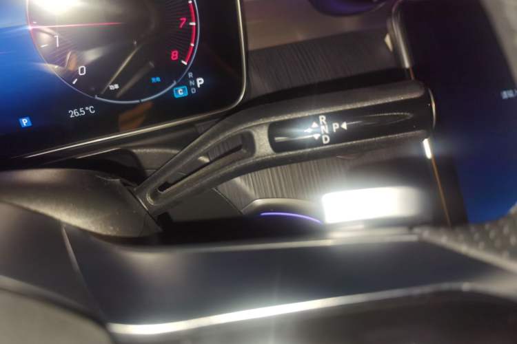 Used Mercedes-Benz C-Class 2023 Second Facelift C 260 L Starry Night Sports Edition Gear Lever
