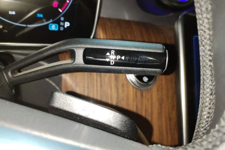 Used Mercedes-Benz C-Class 2023 Facelift C 260 L Gear Lever
