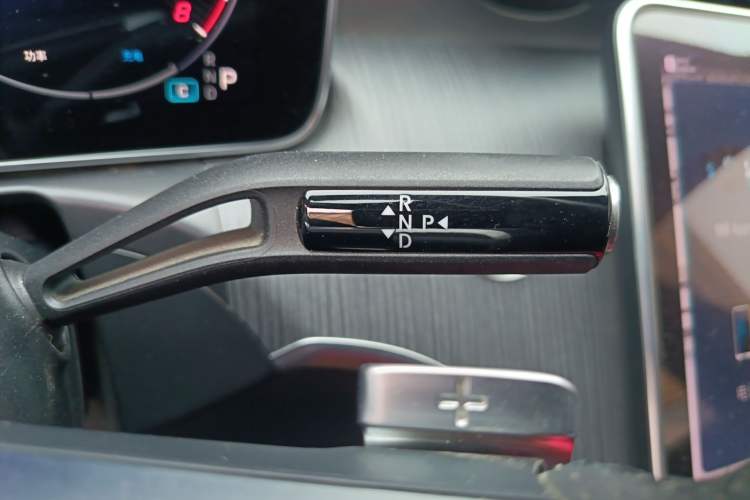 Used Mercedes-Benz C-Class 2023 C 200 L Sport Edition Gear Lever