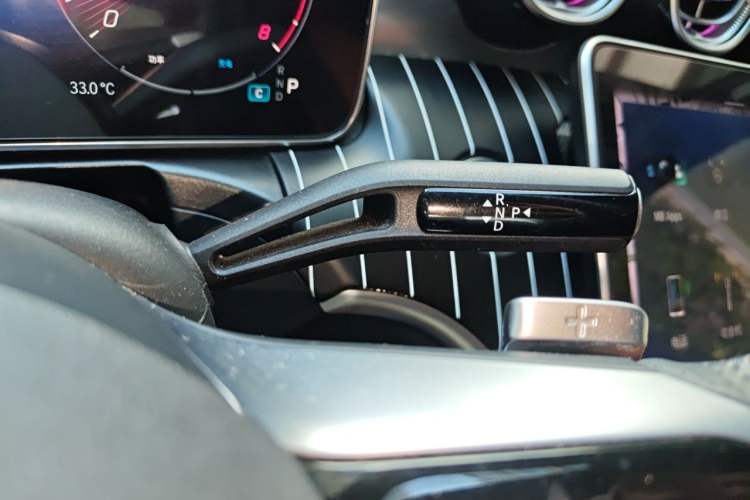 Used Mercedes-Benz C-Class 2023 Second Facelift C 260 L Sport Edition Gear Lever
