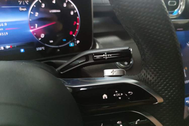 Used Mercedes-Benz C-Class 2023 C 260 L Sport Edition Gear Lever