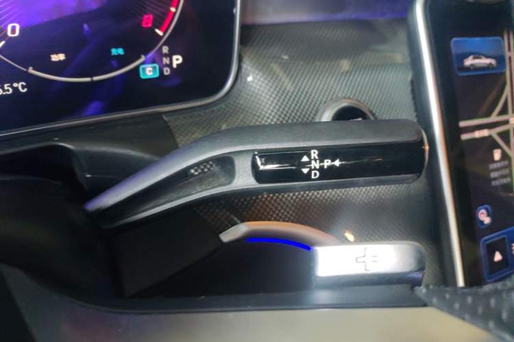 Used Mercedes-Benz C-Class 2023 Restyled C 260 L Sport Edition Gear Lever