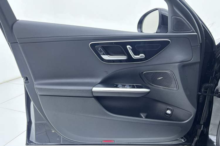 Used Mercedes-Benz C-Class 2023 Facelift C 260 L Interior 11