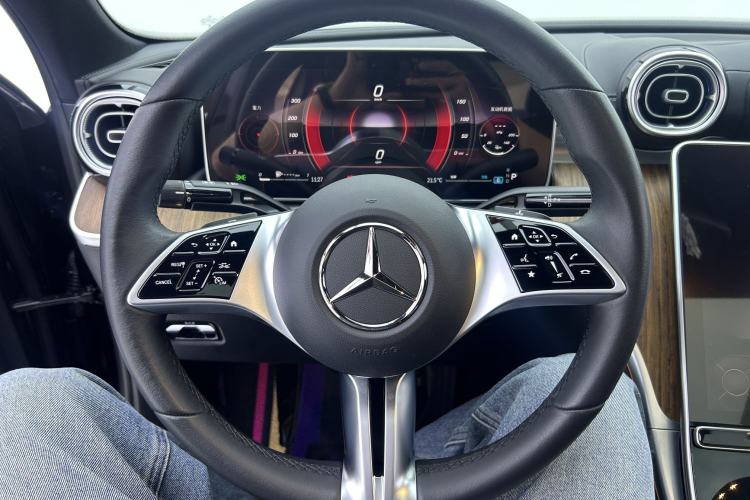 Used Mercedes-Benz C-Class 2023 Facelift C 260 L Interior 12