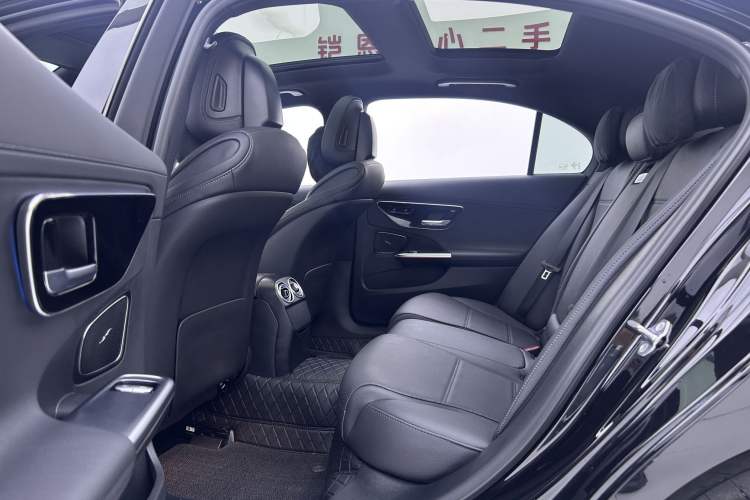 Used Mercedes-Benz C-Class 2023 Facelift C 260 L Interior 3