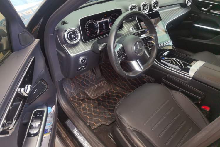 Used Mercedes-Benz C-Class 2023 Restyled C 260 L Sport Edition Interior 3