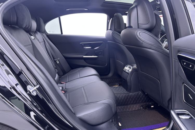 Used Mercedes-Benz C-Class 2023 Facelift C 260 L Interior 5