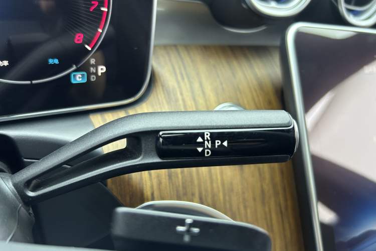 Used Mercedes-Benz C-Class 2023 Facelift C 260 L Interior 7
