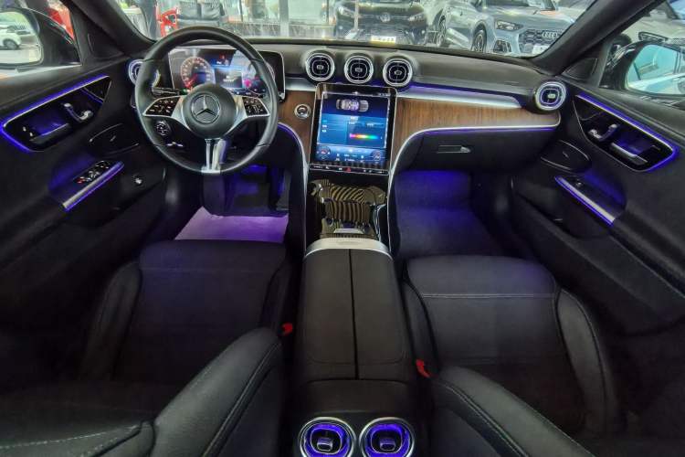 Used Mercedes-Benz C-Class 2023 C 260 L Interior 7