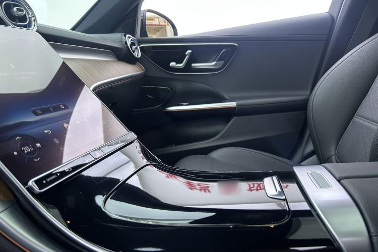 Used Mercedes-Benz C-Class 2023 Facelift C 260 L Interior 8