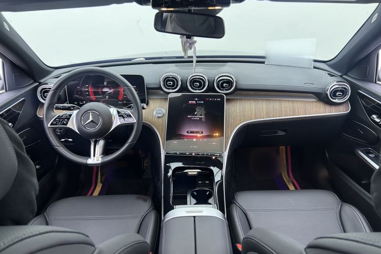 Used Mercedes-Benz C-Class 2023 Facelift C 260 L Interior 9