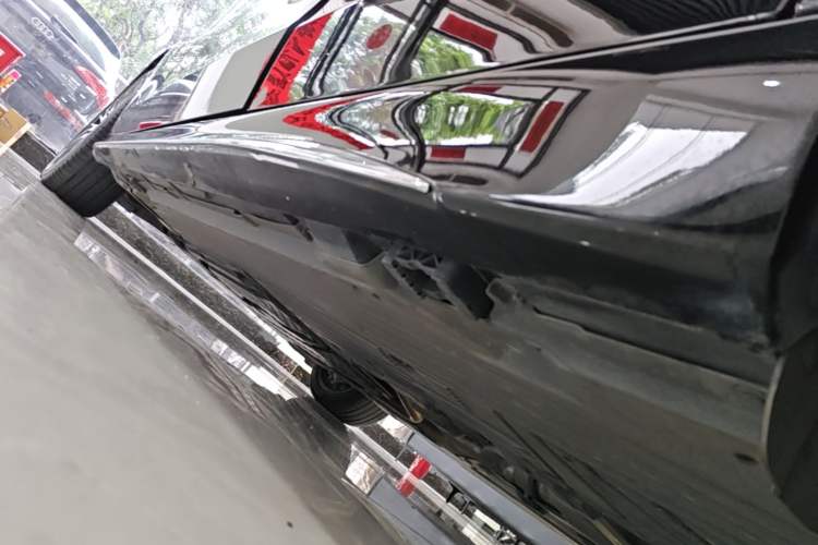 Used Mercedes-Benz C-Class 2023 Revised C 200 L Sport Edition Left Side Sill